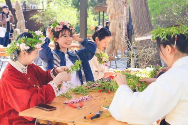 景盛配资 绦丝如帘！柳荫公园柳文化节开幕