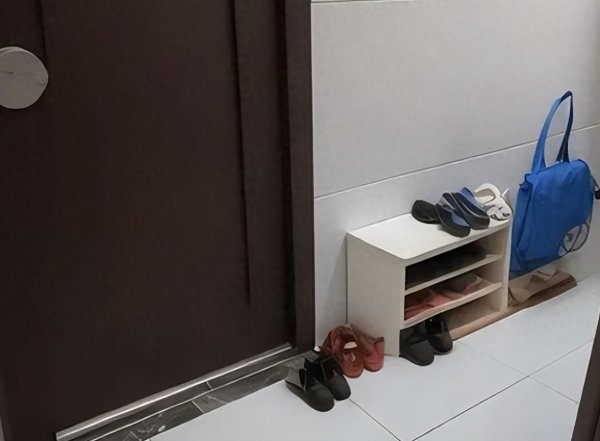 棒棒策略 物业“不让门口放鞋柜”，瞧瞧“别人家的新招”，整洁还美观！