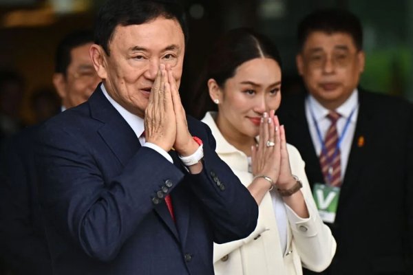 股鑫宝 泰国最高法院裁定, 前总理他信在涉规避服刑案中有罪, 须重新服刑1年